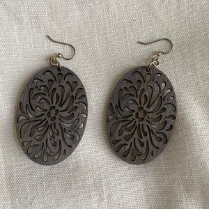 Handmade wooden earrings - Oval Flower